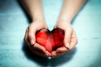 holding-heart-in-hands