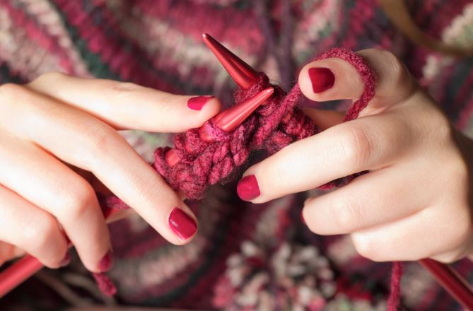 7 Health Benefits of Knitting