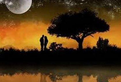 couple-by-water-moonlight