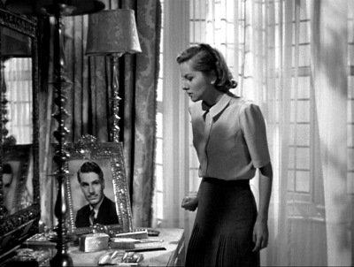 old film scene woman