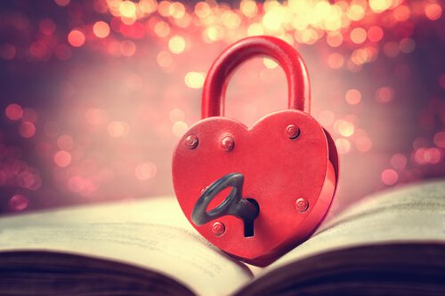 heart with lock and key