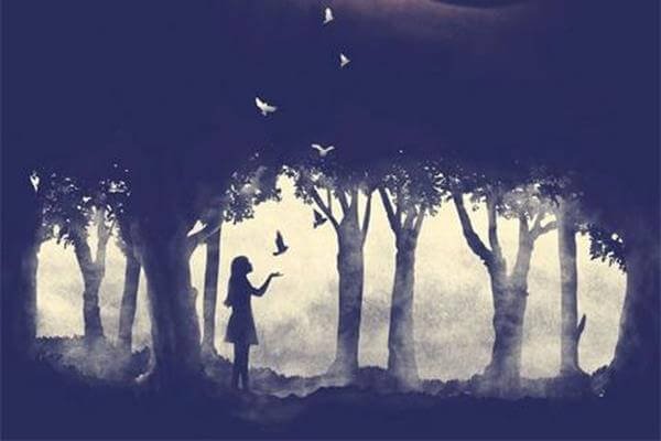 Meisje in het bos met duiven