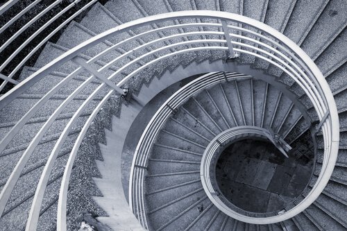 spiral staircase drama 