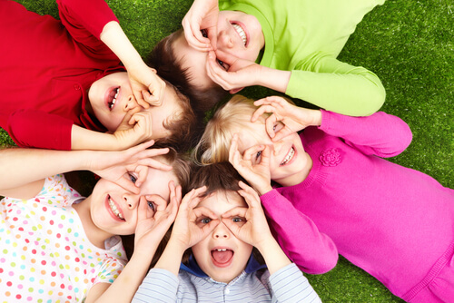 children in a circle