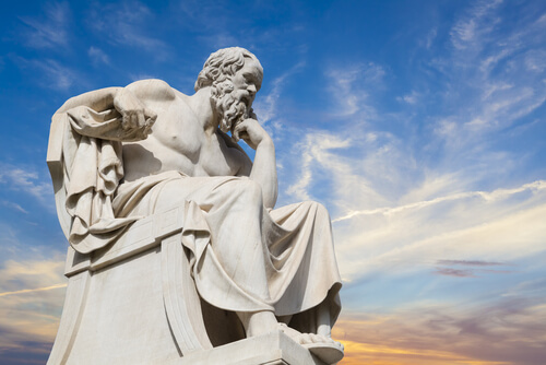 statue of socrates happiness
