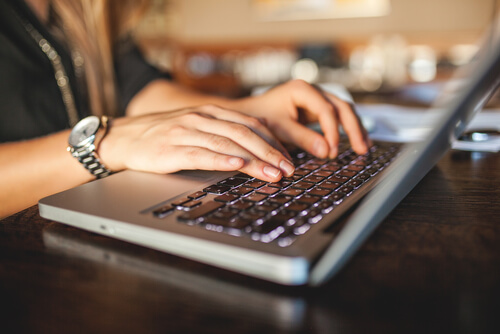 typing on laptop habits
