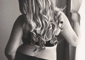 Her Husband Sent This Letter to the Photographer Who Retouched Her Pictures