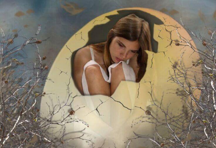 lady crouched in an egg