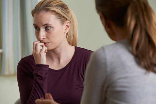 Woman exhibiting expert syndrome as other isn't really listening.