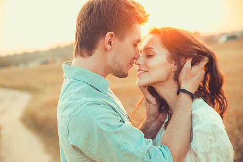 happy-couple-embracing