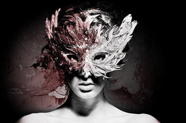 Selvbedrag, kvinne med maske