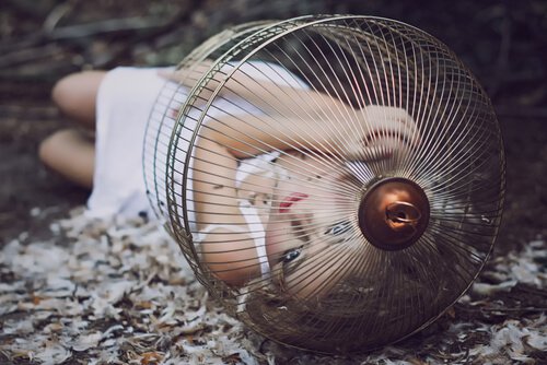 woman-in-a-bird-cage