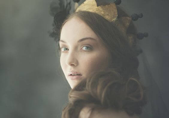 woman-with-a-crown