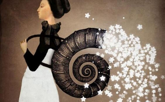 woman with a shell backpack