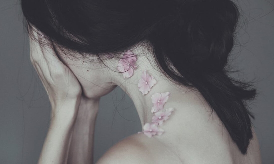 Wopan With Flowers on Neck