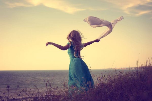 scarf in the wind