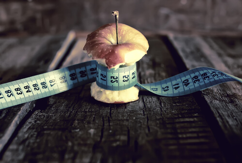 apple-with-a-measuring-tape-around-it