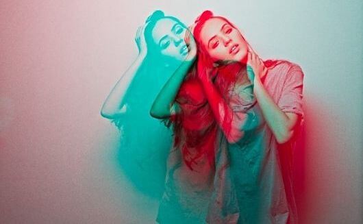 woman-in-red-and-blue