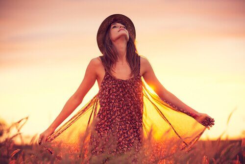woman looking up