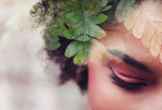 leaves in woman's hair