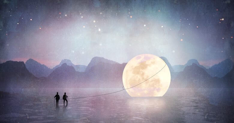 people-caught-the-moon-with-rope