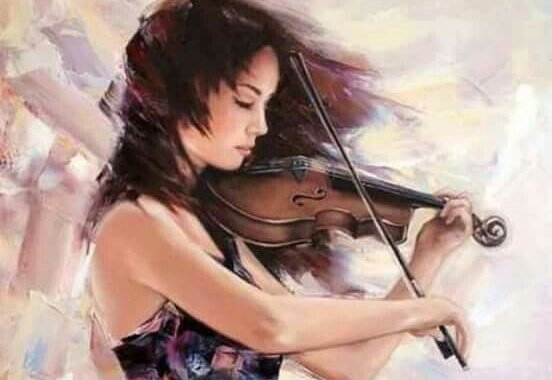 woman playing the violin