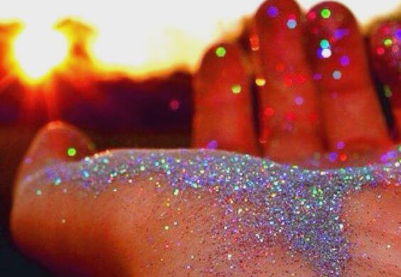 Passionate moments as pictured by glitter.