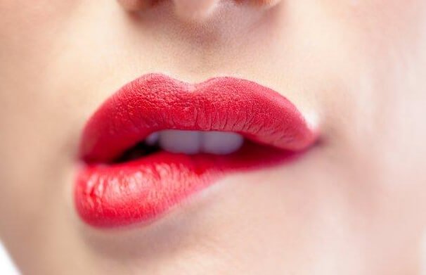 expressions that encourage distrust lips