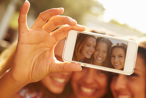 5 Things a Selfie Says About You
