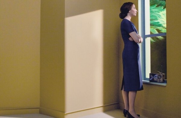 Edward Hopper painting, a study in meaningful details