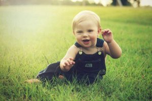 Milestones in a Baby's Development Between 7 and 8 Months