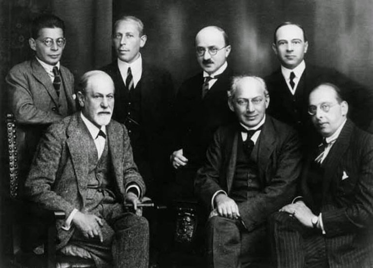 Beyond Freud - Psychoanalysis Schools and Authors