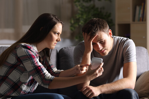 couple with mobile