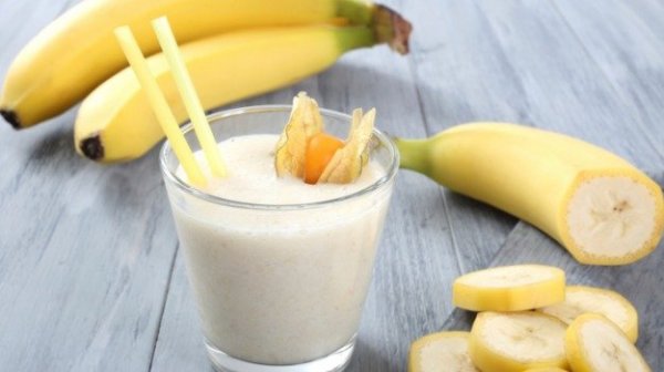 Banana smomothie.