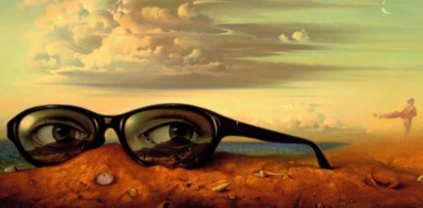 Micro stories, glasses on a mountain