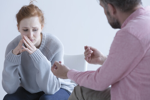 Psychologist explaining to a patient