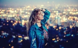 The Savanna Happiness Theory: Better Alone Than in Bad Company