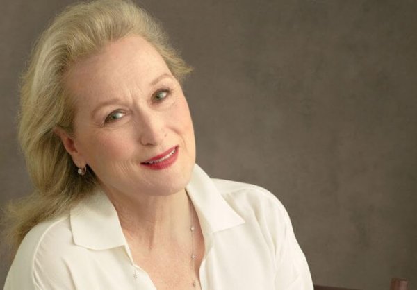 meryl streep wearing white shirt