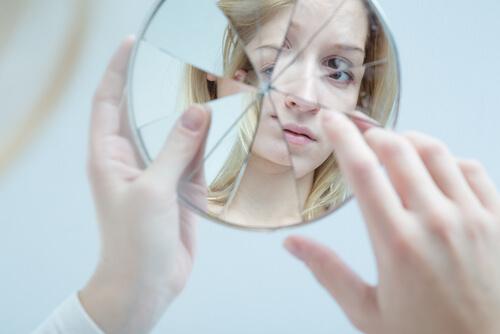 mirror representing adolescent self-esteem