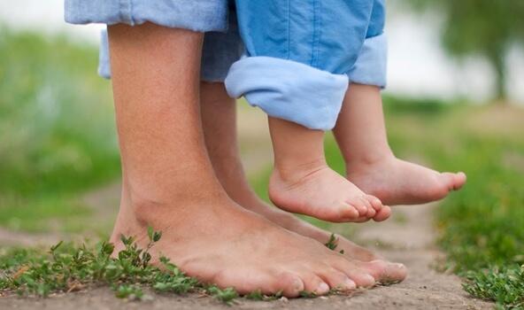 mother with child representing secure attachment