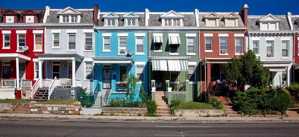rich neighborhood representing broken windows theory