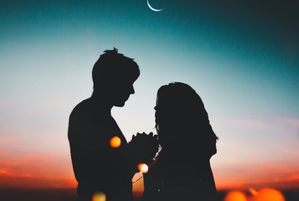 couple-at-sunset-saying-i'll-give-you-love