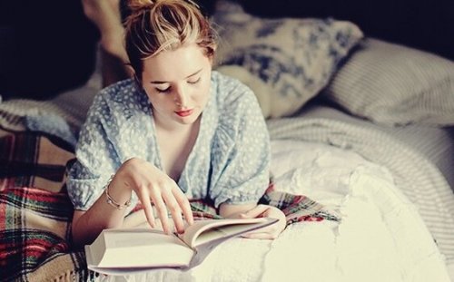 Reading Before Bed: a Habit Your Brain Will Love
