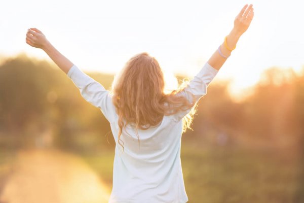woman who asked herself questions to get to know herself better living by her own rules