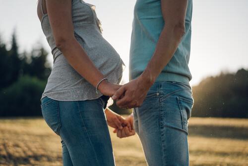 relationship crisis pregnancy