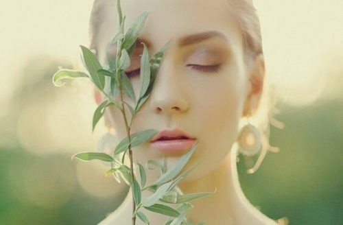 woman feelings benefits of salvia