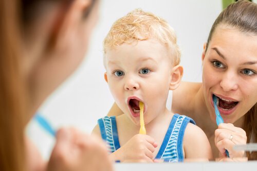 kid brushing teeth