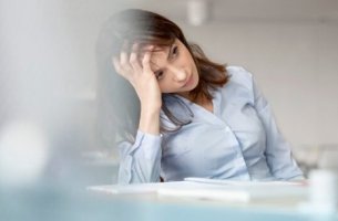 A patient struggling.