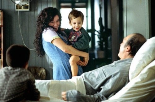 Memories of Ramon with a woman and a child in a hospital visit.