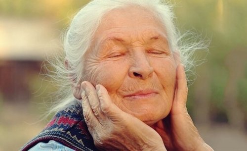 Regulating Emotions in Old Age: The Key to Wellbeing